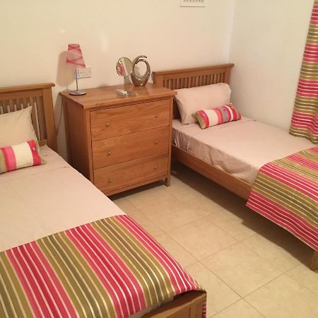 Excellent 2 Bed Apartment Mandria  Bagian luar foto